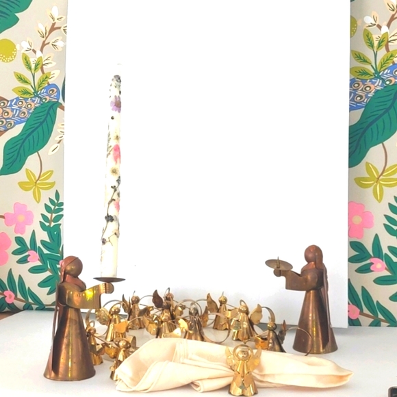 Vintage mid-century bonze and copper Angel candle holders and napkin rings. - Picture 12 of 16